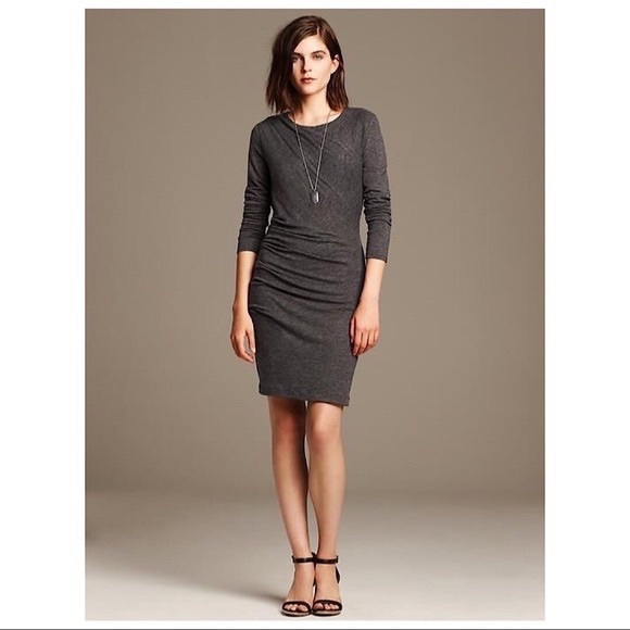 Banana Republic Ruching side Dress - Picture 3 of 4
